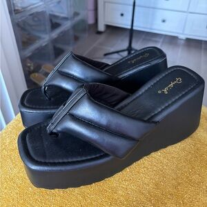 Chic Black Platform Sandals